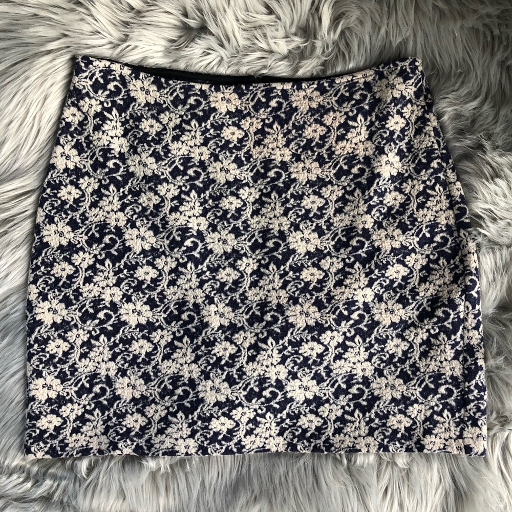Agnes B. Paris floral mini skirt